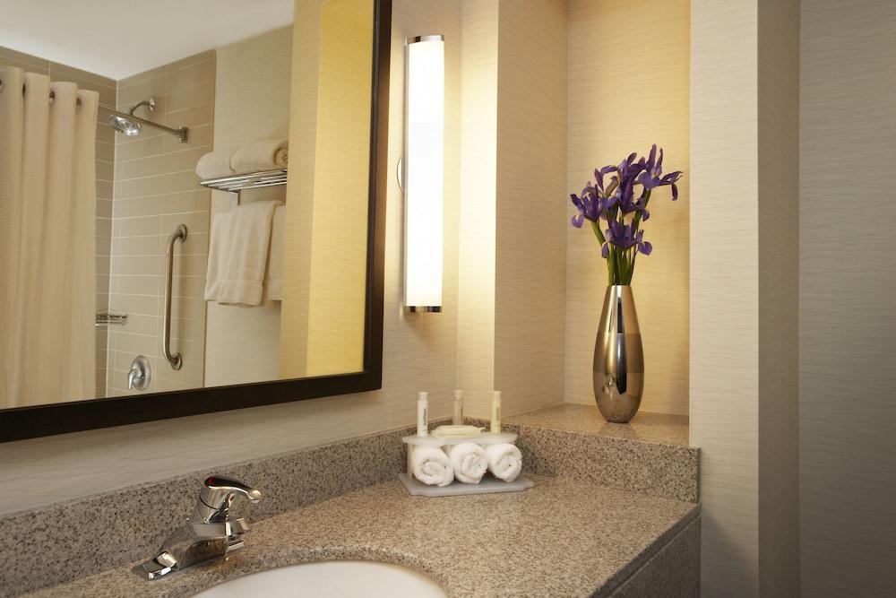Holiday Inn Express & Suites Vaughan-Southwest By Ihg Exteriér fotografie