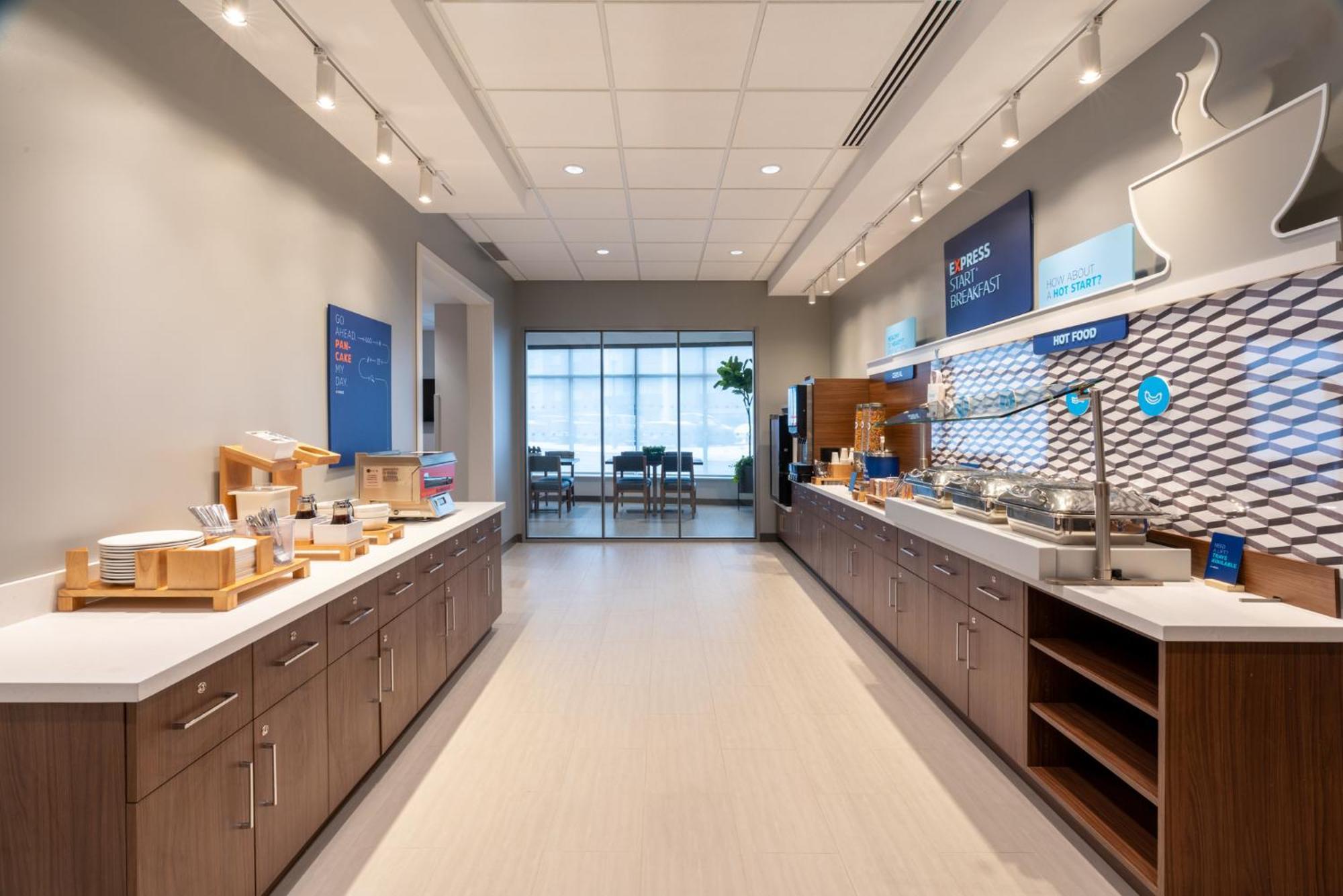 Holiday Inn Express & Suites Vaughan-Southwest By Ihg Exteriér fotografie
