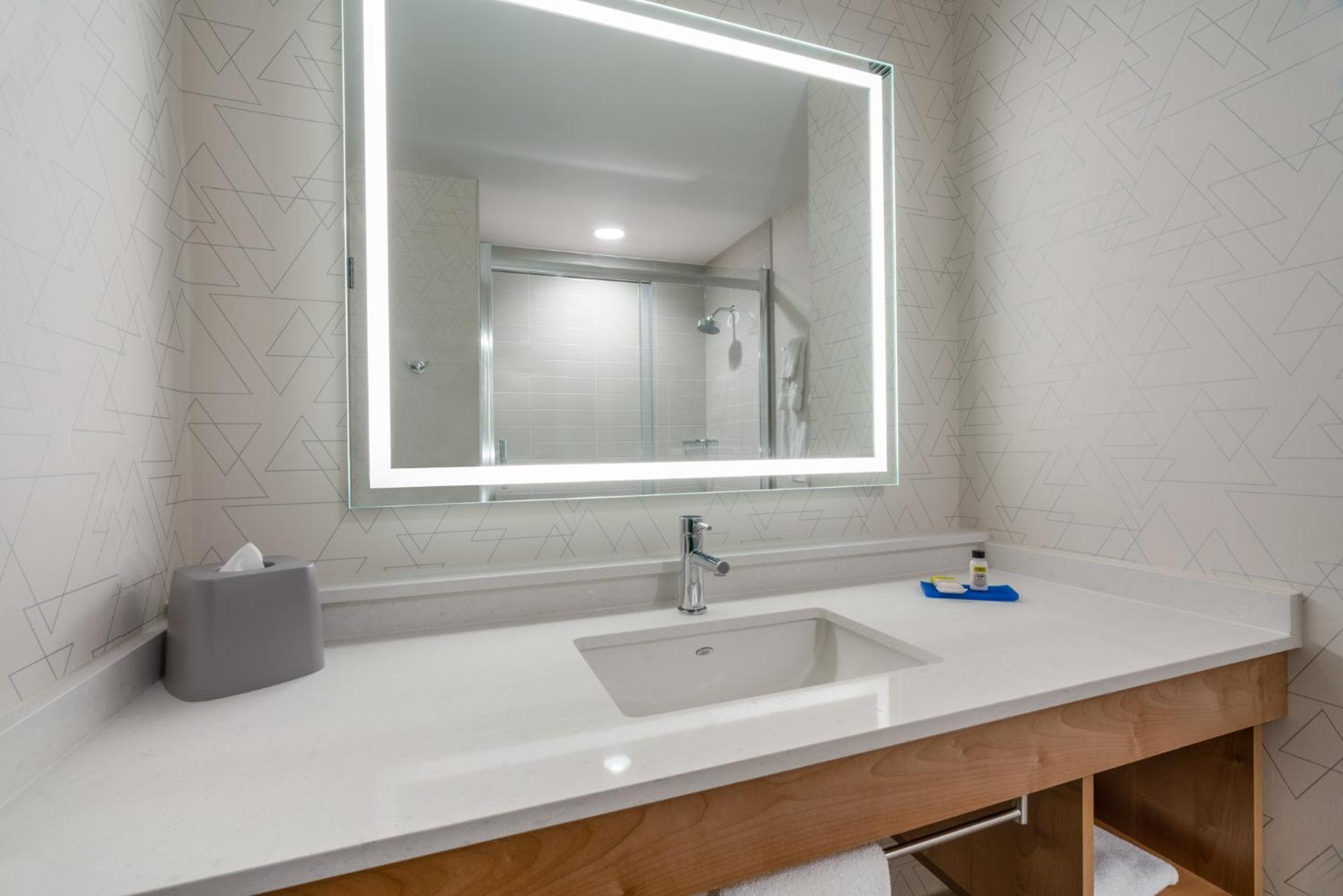 Holiday Inn Express & Suites Vaughan-Southwest By Ihg Exteriér fotografie