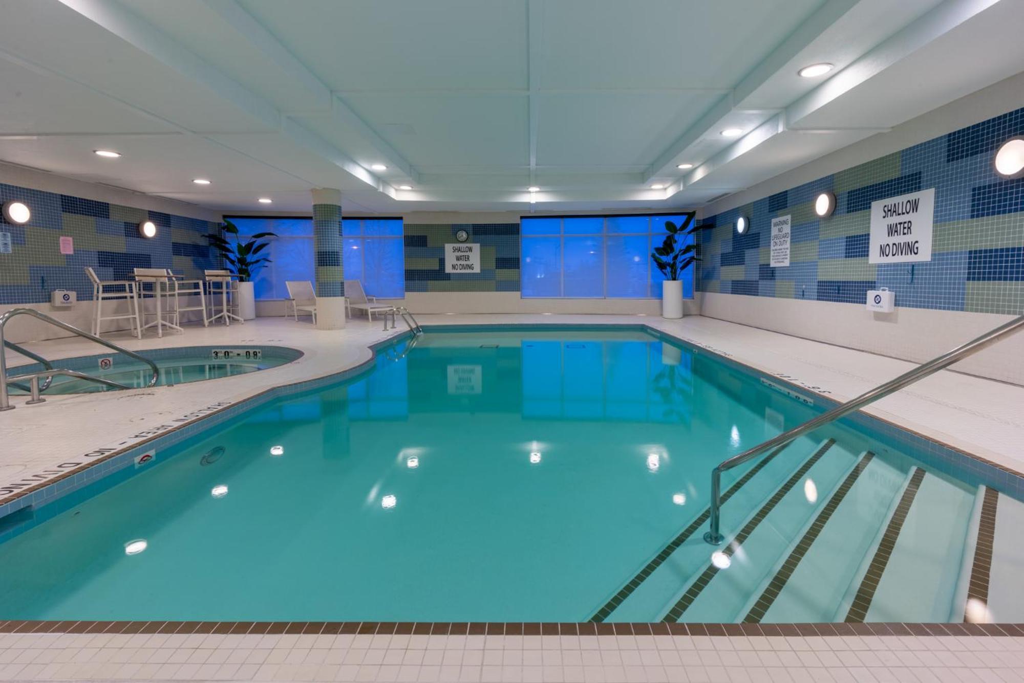 Holiday Inn Express & Suites Vaughan-Southwest By Ihg Exteriér fotografie