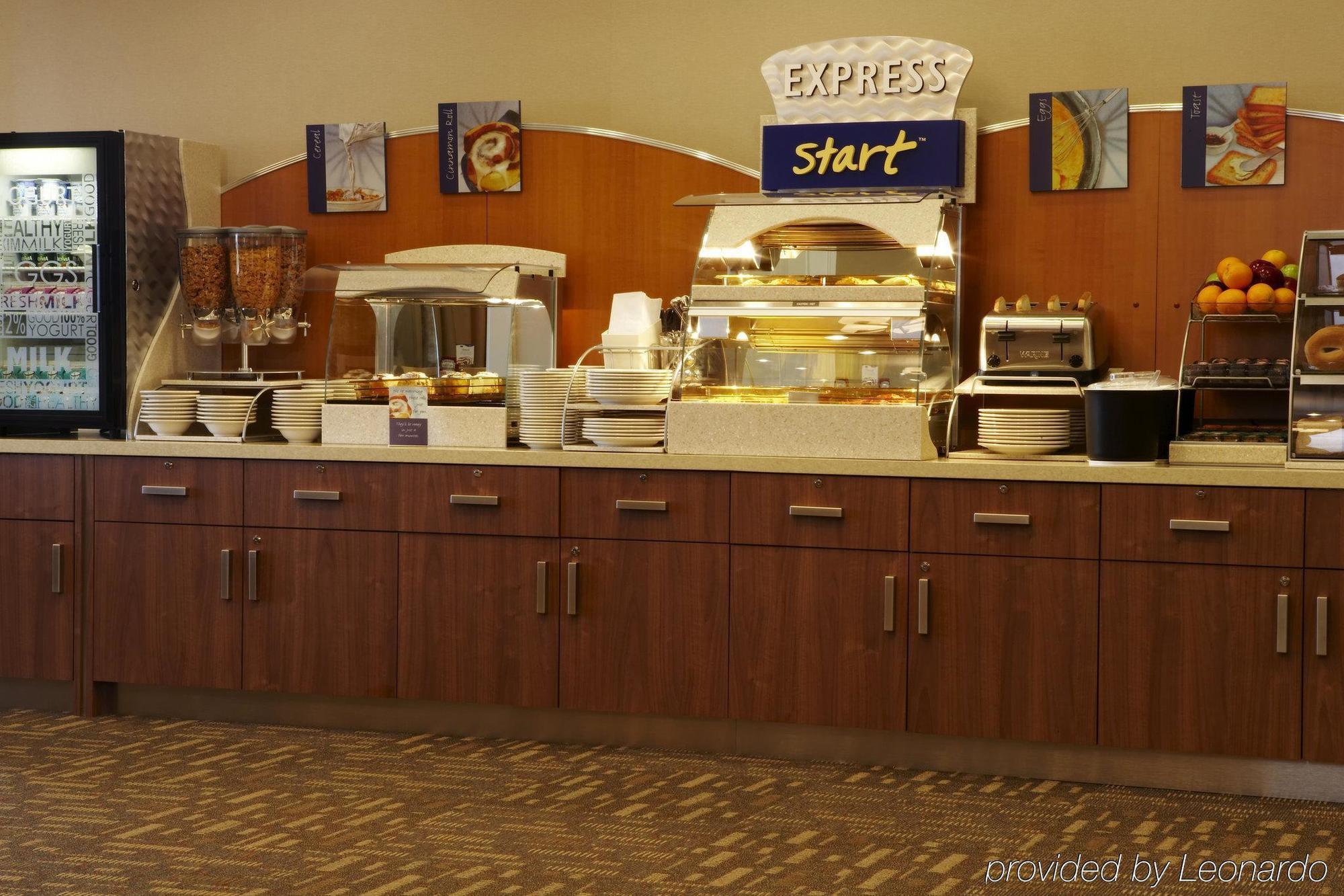 Holiday Inn Express & Suites Vaughan-Southwest By Ihg Exteriér fotografie