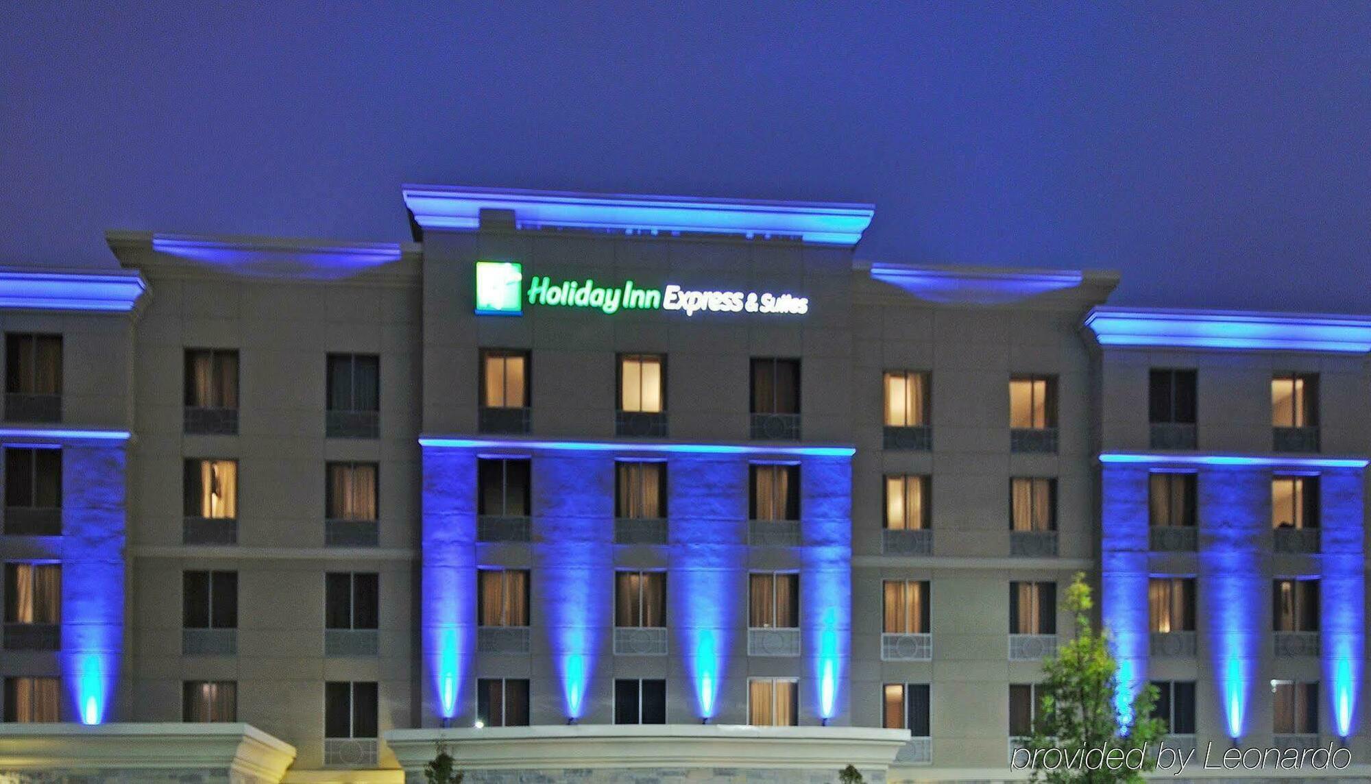 Holiday Inn Express & Suites Vaughan-Southwest By Ihg Exteriér fotografie